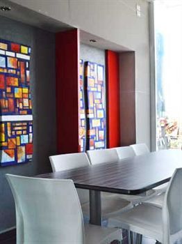 Hotel Block Suites