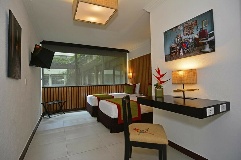Autentico Hotel