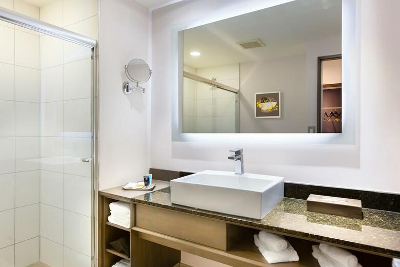 Hotel Crowne Plaza Corobici