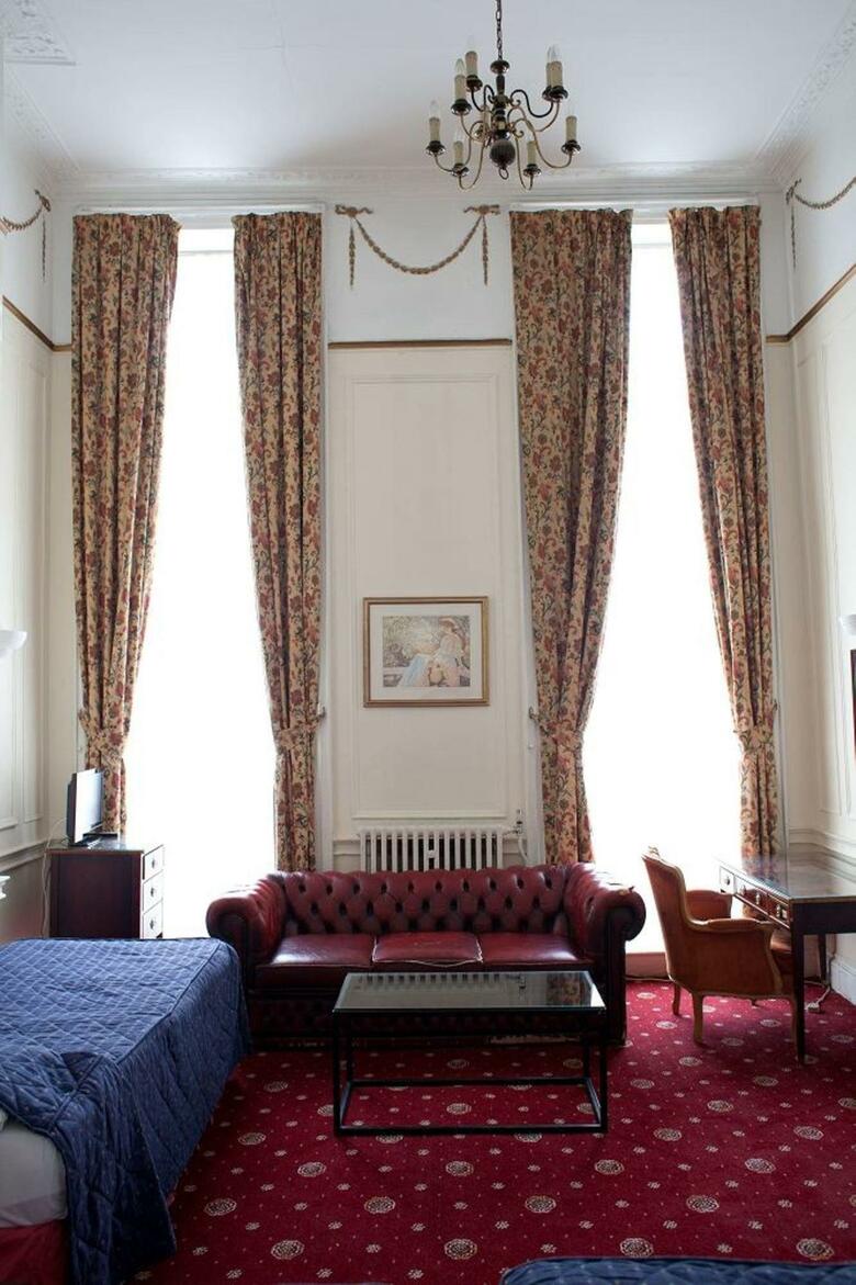 Rose Court Hotel