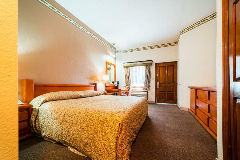 Hotel Suites El Paseo