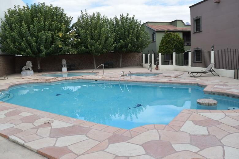 Hotel Suites El Paseo