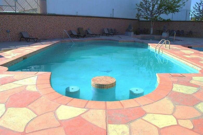 Hotel Suites El Paseo