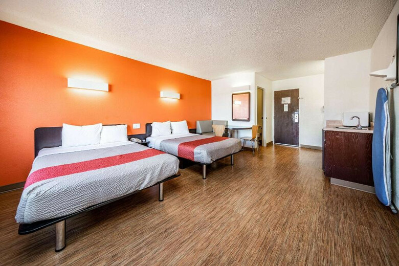 Motel Clarion Pointe - Near Grand Canyon