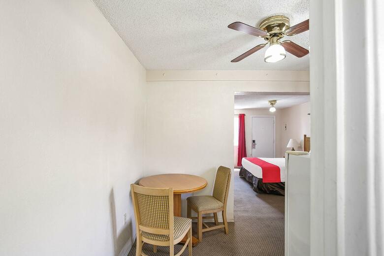 Posada Arizona Inn & Suites