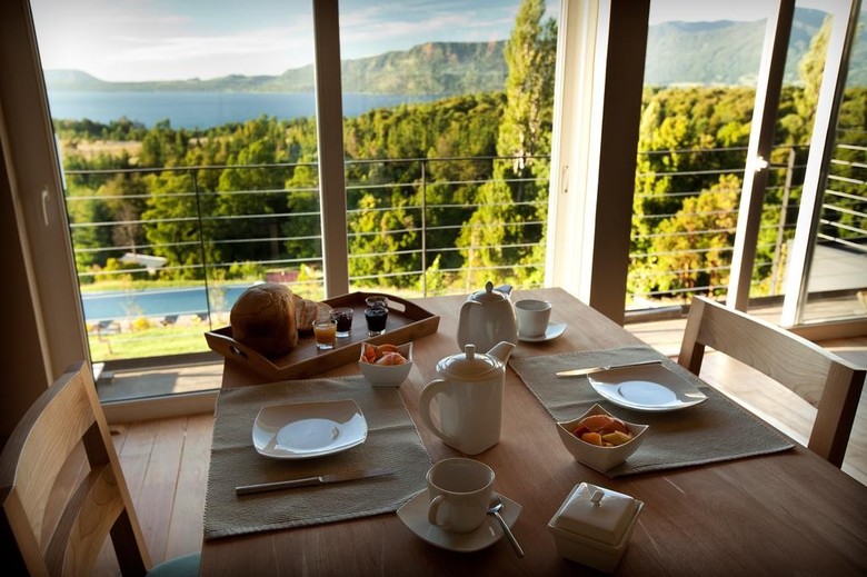Lake Lodge