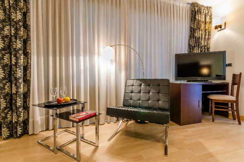 Hotel Conquista De Granada