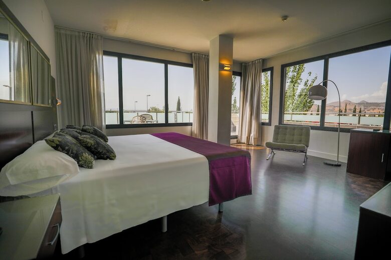 Hotel Conquista De Granada