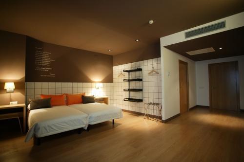 Ele Hotel Andgo Arasur