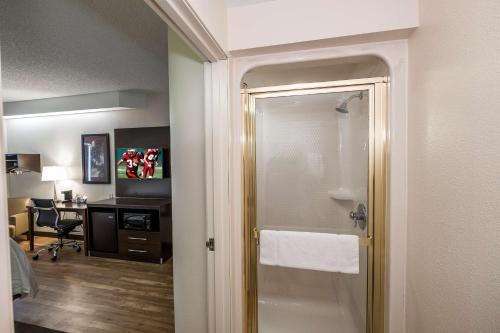 Motel 6 Bentonville