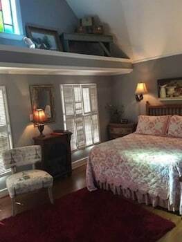 Bed & Breakfast Heart Of The Hills Inn