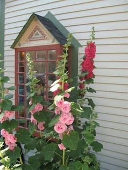 Bed & Breakfast Heart Of The Hills Inn