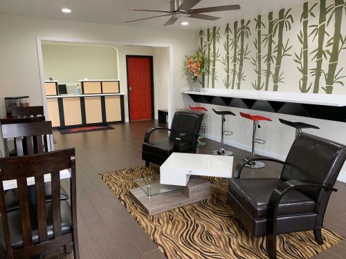Regency 7 Motel
