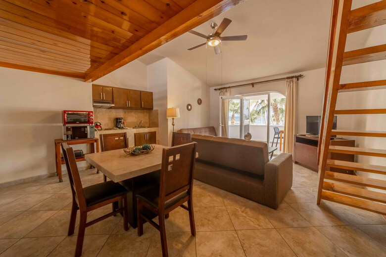 Hotel & Suites El Moro