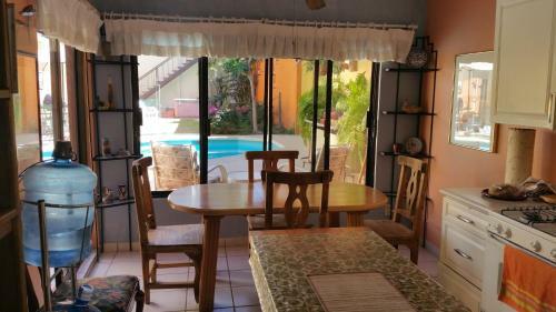 Bed & Breakfast Posada Colibri