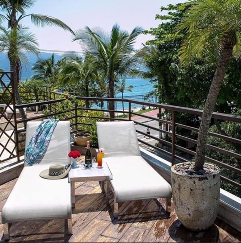 Abayomi Hotel