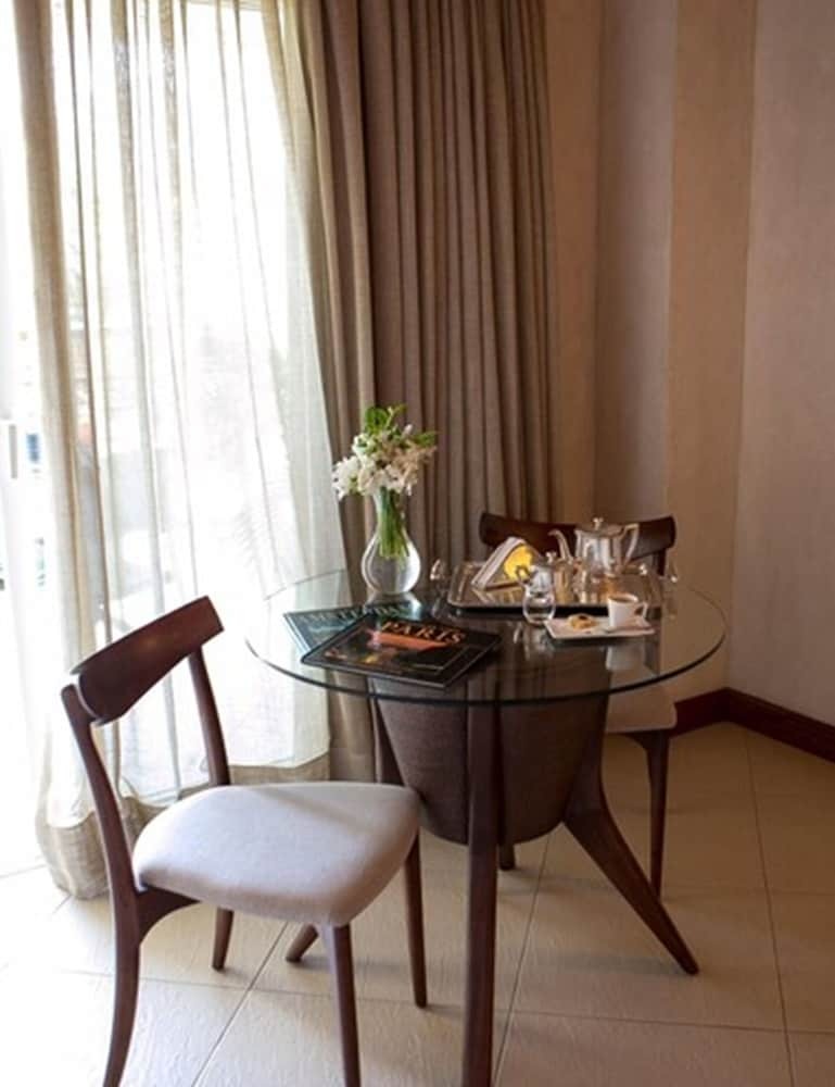 Abayomi Hotel