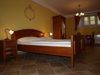 Hostal Pension Amadeus & Apartments