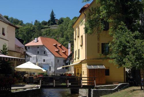 Hostal Penzion Na Ostrov?