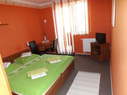 Hostal Pension Three