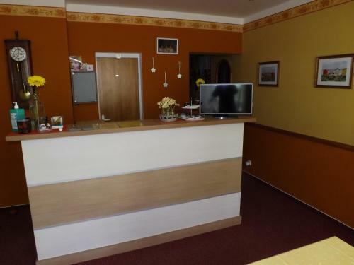 Hostal Pension Three
