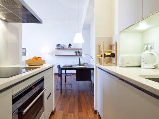 Inside Barcelona Apartments Mercat