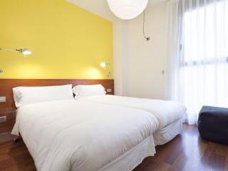 Inside Barcelona Apartments Mercat