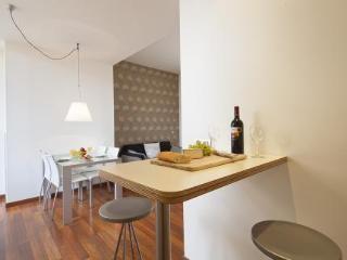 Inside Barcelona Apartments Mercat