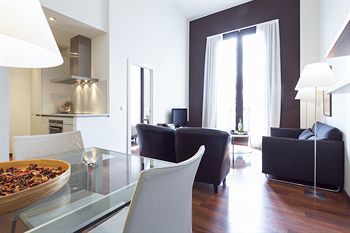Inside Barcelona Apartments Mercat