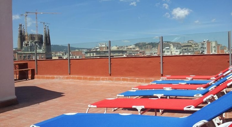 Diagonal Apartments