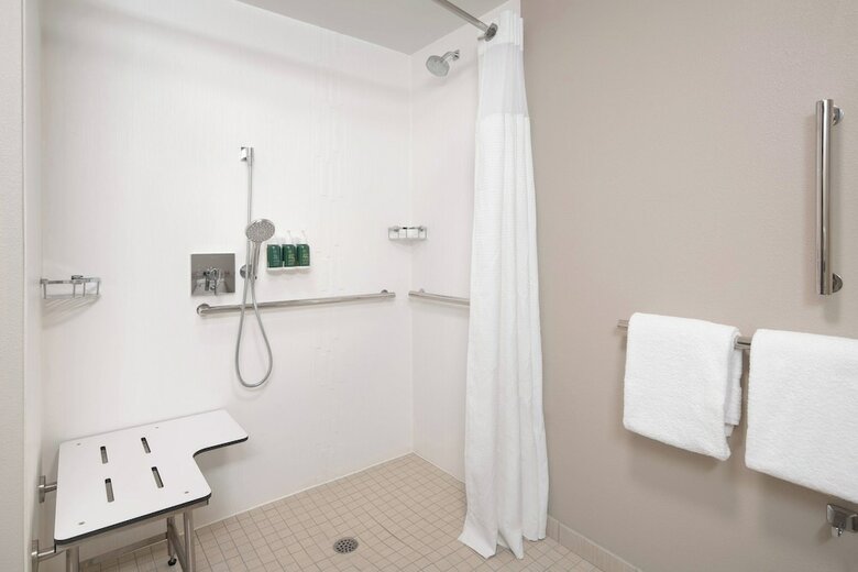 Hotel Courtyard By Marriott Bakersfield