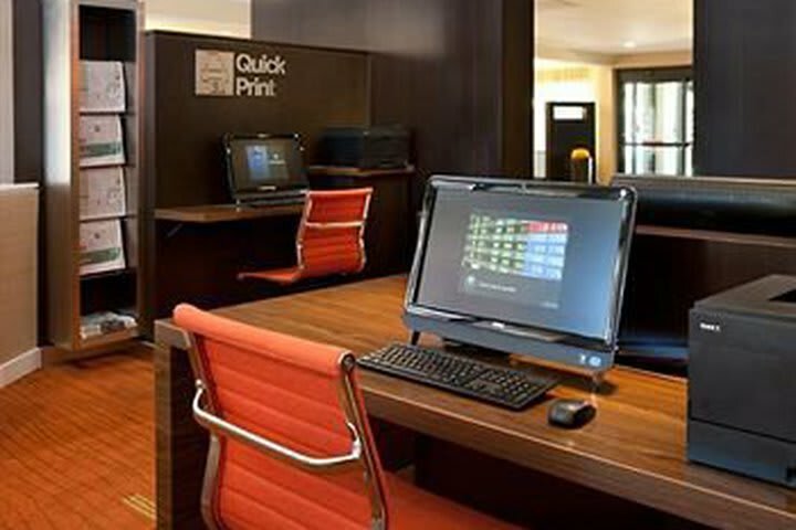 Hotel Courtyard By Marriott Bakersfield