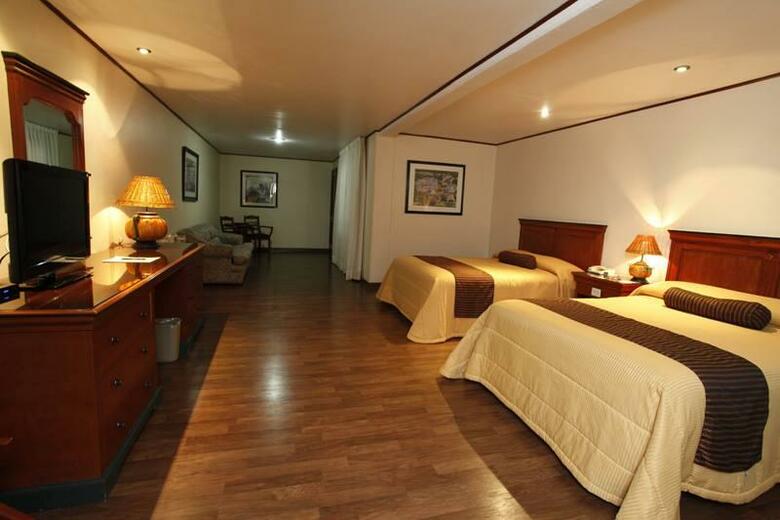 Hotel Suites Colibri