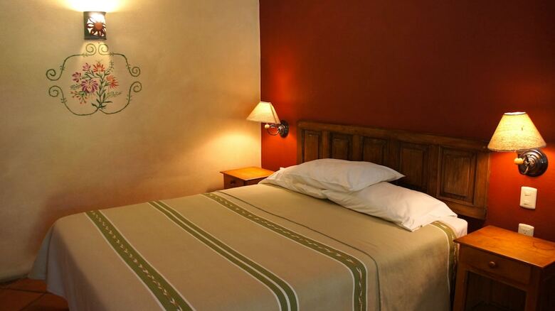 Villa Patzcuaro Garden Hotel & Rv Park