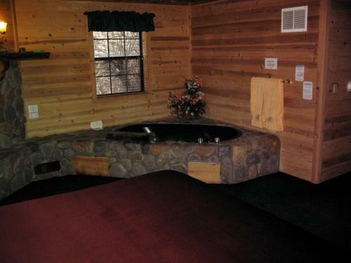 Cozy Hollow Lodge