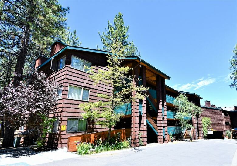 Hotel Snow Lake Lodge