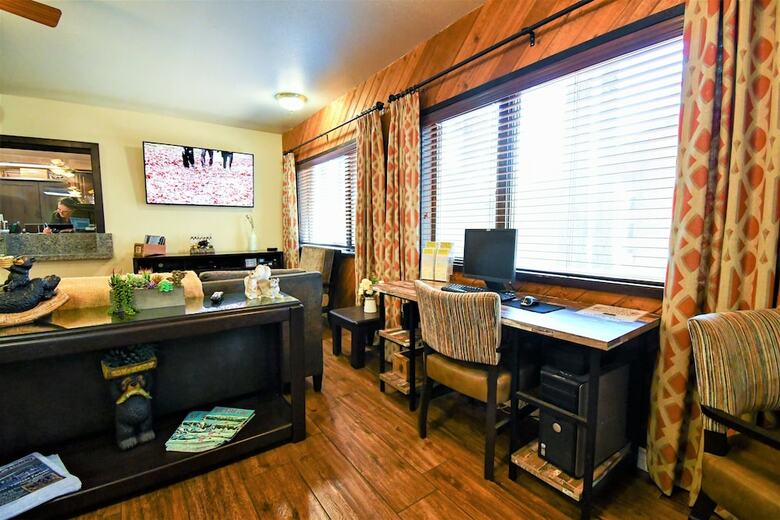 Hotel Snow Lake Lodge