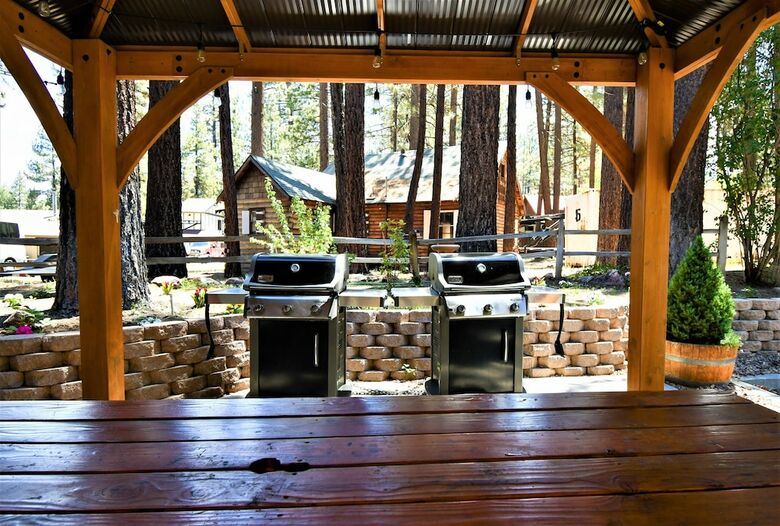 Hotel Snow Lake Lodge