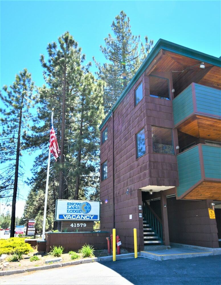 Hotel Snow Lake Lodge