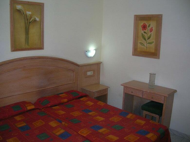 Apartamentos Tropical
