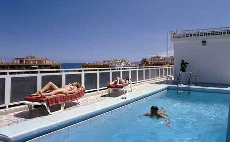 Apartamentos Tropical