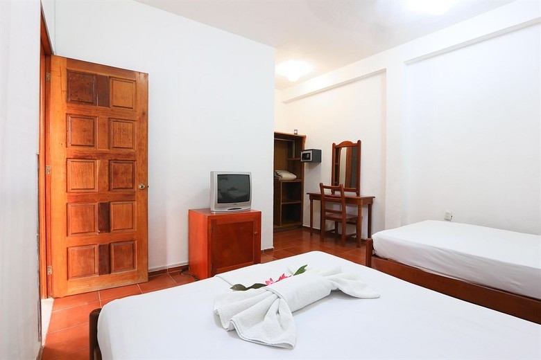 Hotel Maya Azul