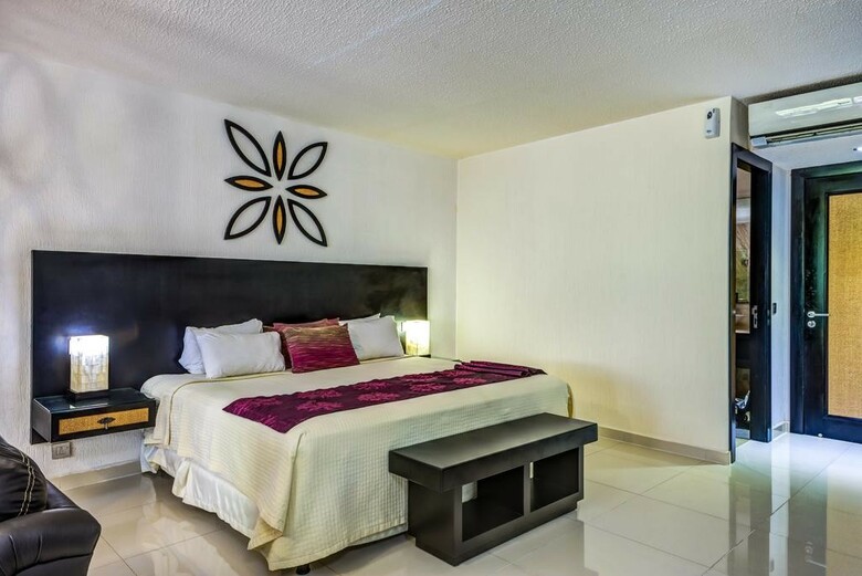 Aparthotel Suites Corazon