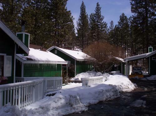 Lodge Big Bear Manor Spa Cabins