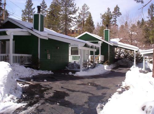 Lodge Big Bear Manor Spa Cabins