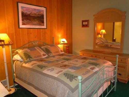 Two-bedroom Premier Unit #112 By Escape For All Seasons