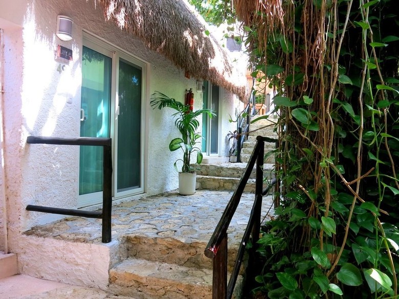 Club Yebo Hotel