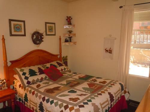 Two-bedroom Plus Den Premier Unit #31 By Escape For All Seasons