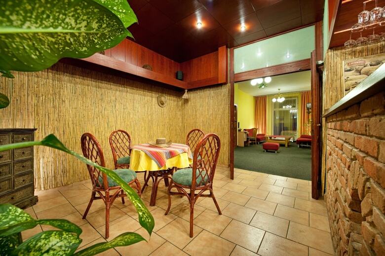 Hotel Henrietta