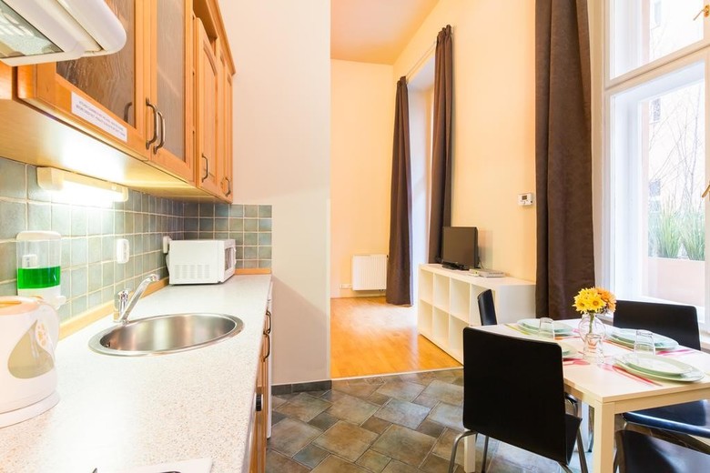 Picasso Apartments